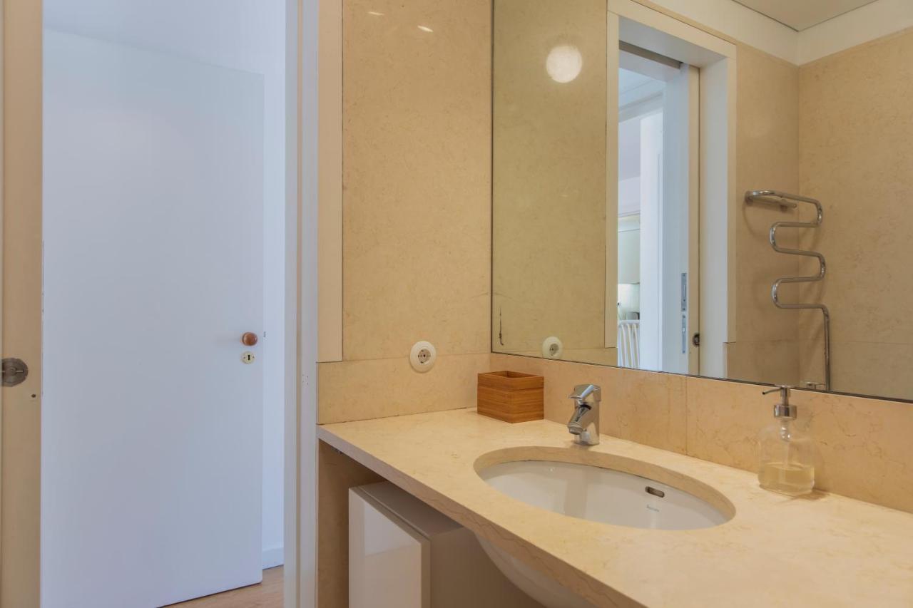 Downtown Apartment Santa Justa Lisbona Esterno foto